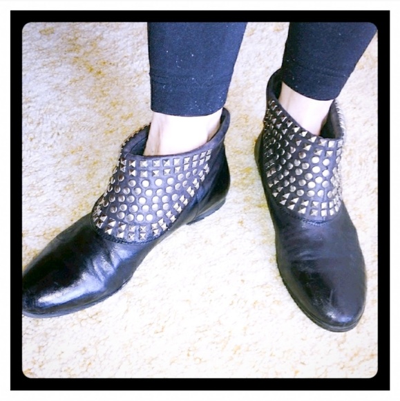 Nine West Shoes - Nine West Vintage Collection Booties  Sz 7.5M